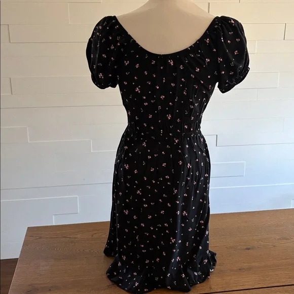 XS/PP Cotton On Pink Roses on Black Puff Sleeve Dress - Picture 3 of 9